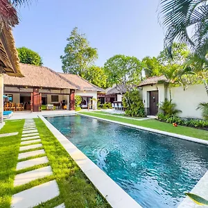 Alore Managed By Bugis Villa Seminyak (Bali)